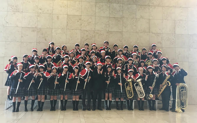 演奏直後の記念撮影です。