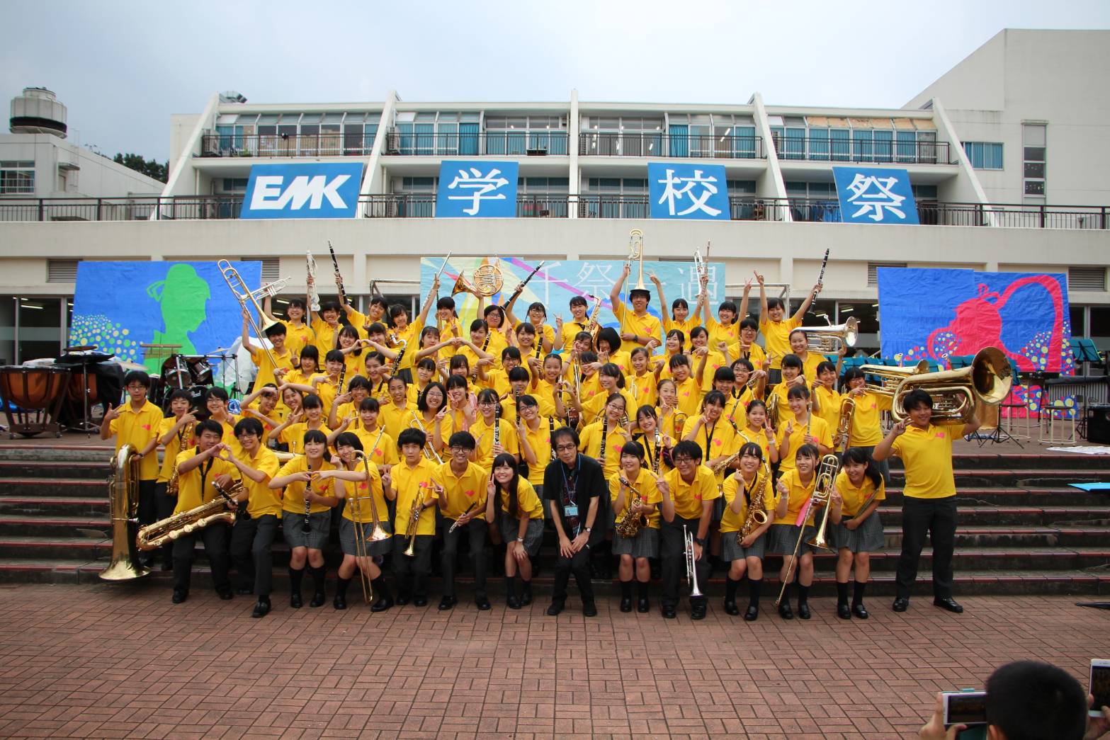 青空ステージ終了後の集合写真です。