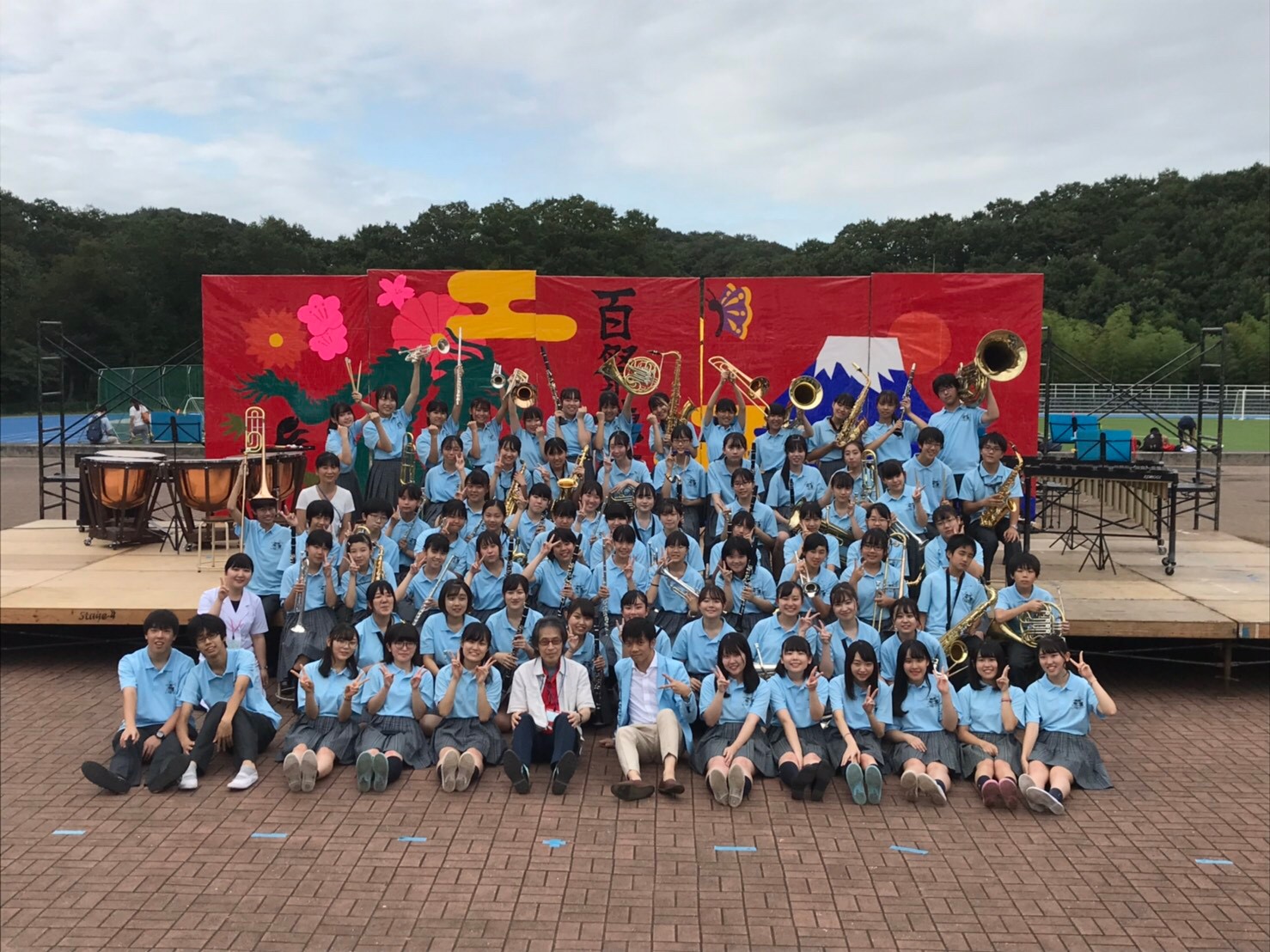 青空ステージ終了後の集合写真です。