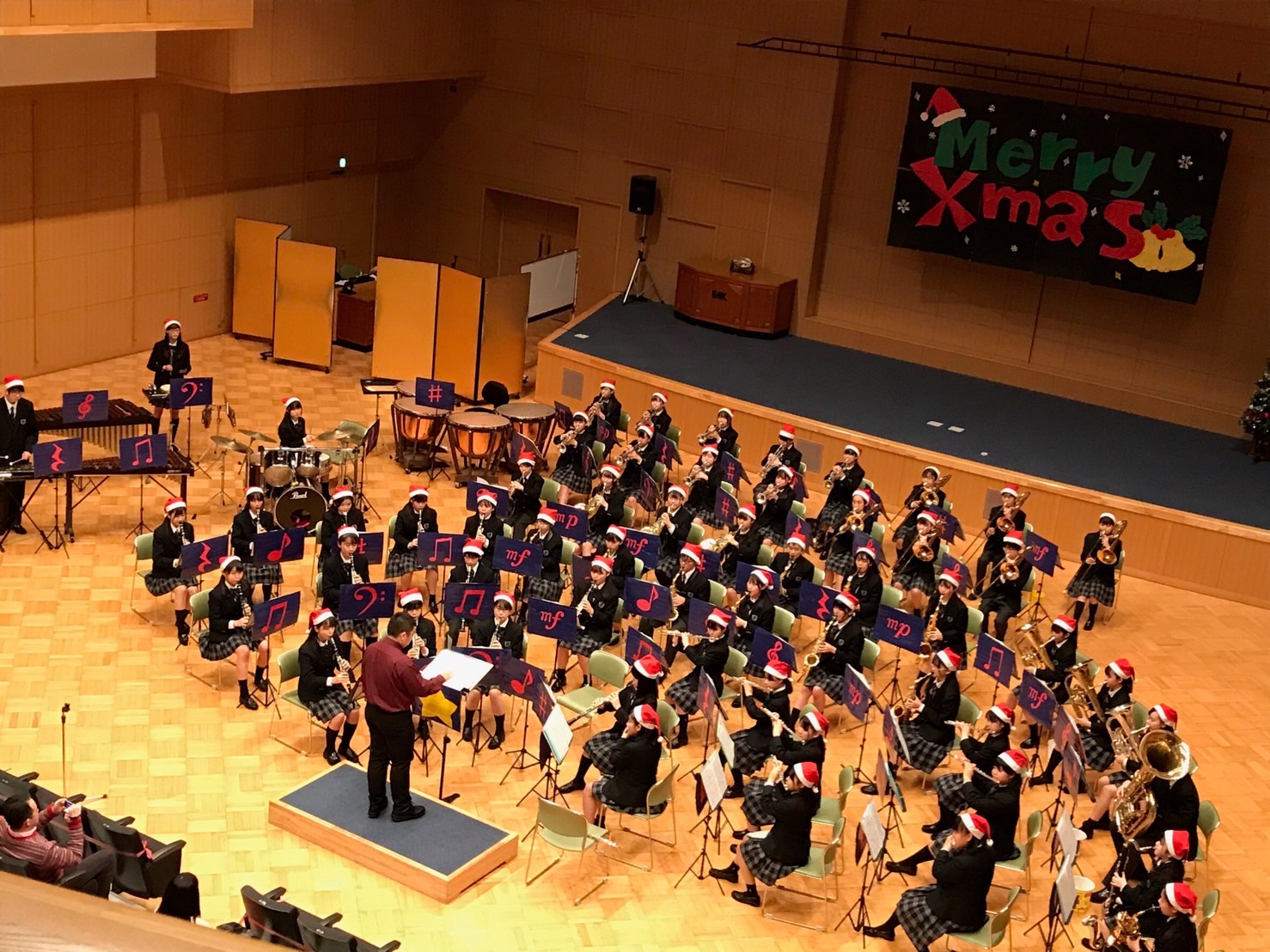 クリスマスコンサート演奏中！