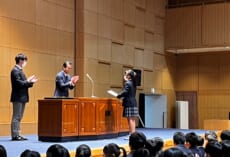 2学期に優秀な成績を収め、表彰されました。